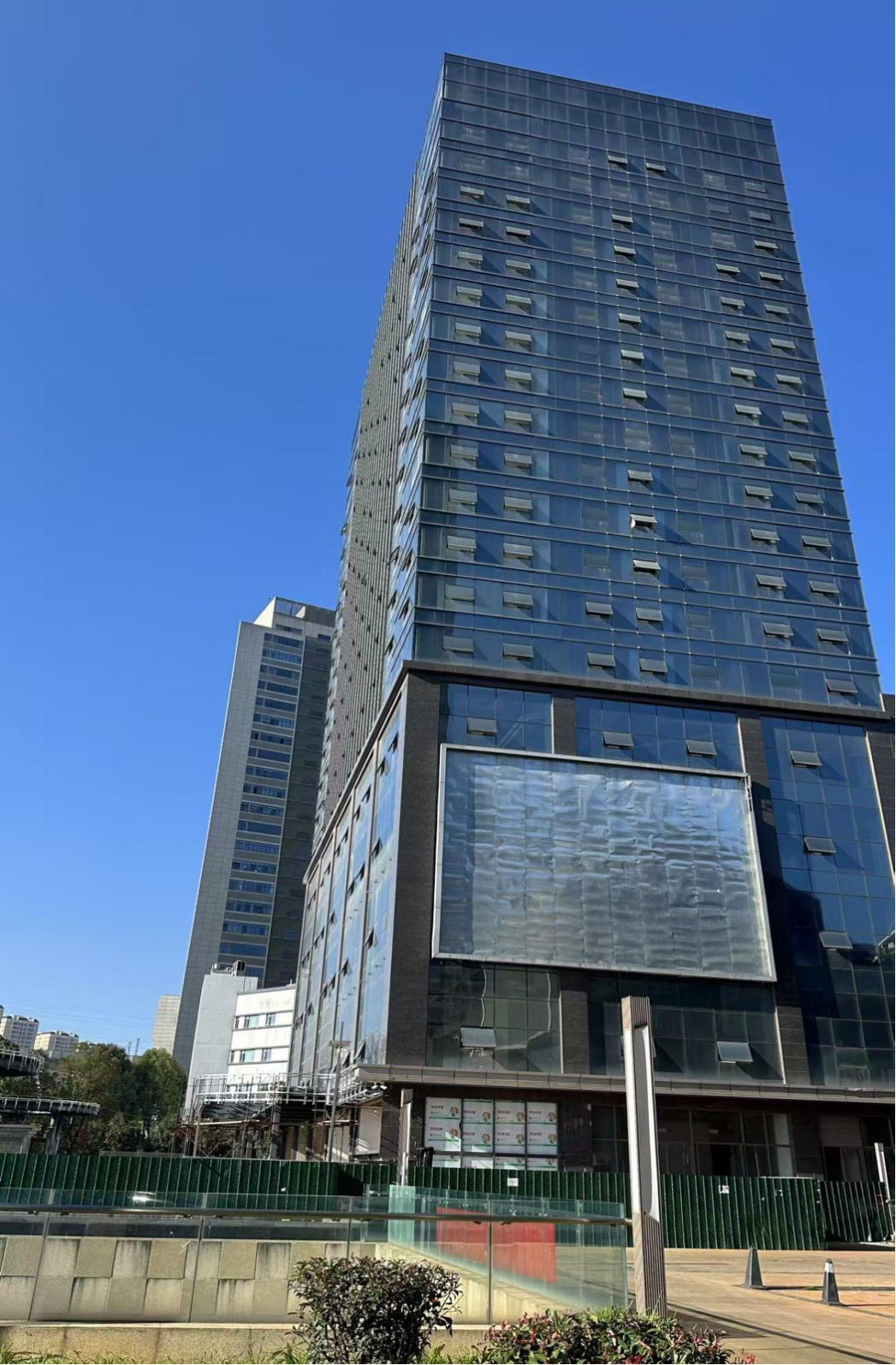 經(jīng)開(kāi)區(qū)國(guó)際金融商業(yè)中心B棟裝修改造加固工程